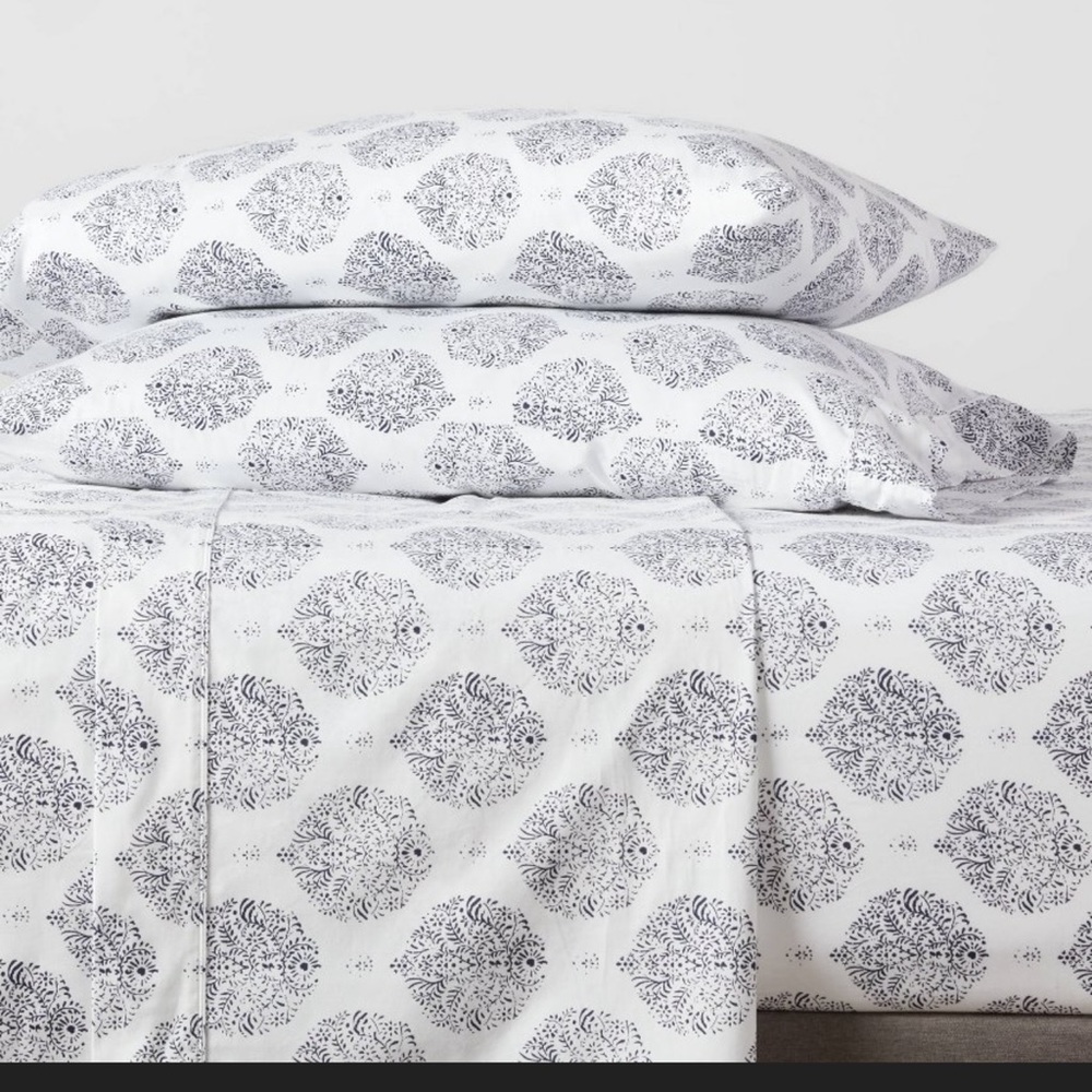 Threshold ultra soft fitted sheet twin